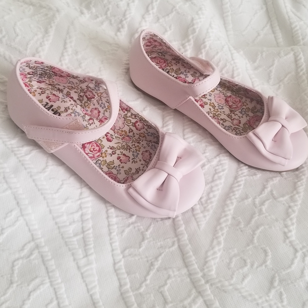 Pink toddler girls dress shoes